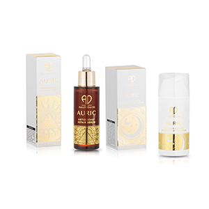 <b>Auric Serum+Krem, Aesthederm</b><br>Dystrybutor: Estetik.pl <br><br> Profesjonalna linia kosmetyków pozabiegowych r zapewniających regenerację, nawilżenie oraz ochronę skóry, przyspieszając proces gojenia i minimalizując podrażnienia. Serum- gliceryna, kw. hialuronowy, glukozyd askorbylu, kurkumina, safranal, złoto, ryboflawina. Krem - wit. E, pantenol, colostrum, kw. bursztynowy, kw. hialuronowy, hydrolizowany kolagen.