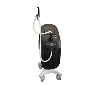 <b>EpilMe, Neauvia Devices</b><br>Dystrybutor: ITP SA <br><br> Do usuwania włosów, hirsutyzmu, łagodnych zmian pigmentacyjnych i niektórych zmian naczyniowych. Znajduje zastosowanie do wszystkich fototypów skóry. Technologia: EpilMe zawiera laser diodowy o długości fali 808 nm, która jest silnie absorbowana przez melaninę, i mocy optycznej 4000 W, by dostosować szerokość i płynność impulsu do potrzeb pacjenta.