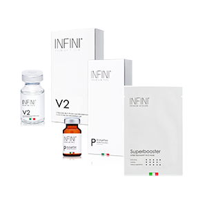 <b>BioAgePeel + V2 + maska Infini Premium Filler</b><br> Dystrybutor: Infini Polska <br><br>  Przeznaczenie: Połączenie medycznego peelingu na bazie kwasu trichlorooctowego, migdałowego i kojowego, który głęboko stymuluje skórę bez uszkadzania warstw powierzchniowych, oraz wypełniacza na bazie usieciowanego kwasu hialuronowego. Całość dopełnia maska pozabiegowa o właściwościach kojących i regenerujących. Procedura gwarantuje efekt wielopoziomowego „glow”. Zapewnia biostymulację skóry, ujednolicenie kolorytu oraz wygładzenie zmarszczek.