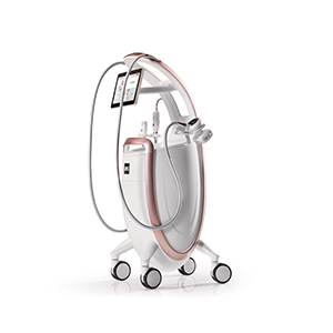 <b>Cellu M6 Infinity® LPG</b><br> Dystrybutor: ITP SA <br><br>  Przeznaczenie i technologia: Najnowsza generacja endermologie®. Głowica Cellu M6 Infinity® dzięki potrójnej motoryzacji i nowym trybom chwytu tkankowego aktywuje lipolizę, zmiękcza włókniste przegrody oraz wspiera produkcję kolagenu, elastyny i kwasu hialuronowego. Zabieg m.in. przywraca prawidłową cyrkulację, uwalnia napięcia mięśniowe. Inteligentne czujniki precyzyjnie dopasowują terapię do potrzeb skóry, zmniejszając stres, poprawiając jakość snu oraz łagodząc ból, co zapewnia relaks i lepsze samopoczucie.