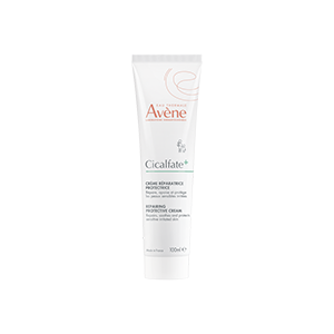 <b>Cicalfate+ Avène</b><br> Dystrybutor: Pierre Fabre Dermo-Cosmetique Polska  <br><br>  Przeznaczenie i skład: Krem z regenerującymi oraz oczyszczającymi składnikami aktywnymi natychmiast łagodzi uczucie dyskomfortu i wspomaga regenerację wrażliwej i podrażnionej skóry już po 48 godzinach. Zapewnia czterokrotnie skuteczniejszą odbudowę dzięki [C+-Restore]™ – pierwszemu postbiotycznemu składnikowi naprawczemu pochodzącemu z wody termalnej Avène. Jest zalecany do pielęgnacji skóry wrażliwej, zaczerwienionej i podrażnionej.